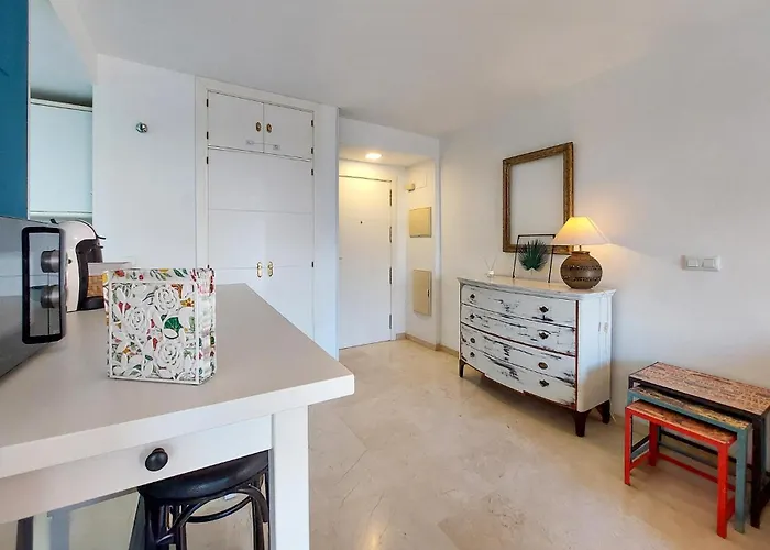 1 Bedroom Stunning In Lägenhet