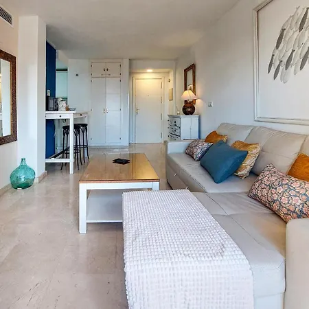 1 Bedroom Stunning In Apartment