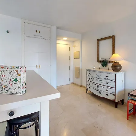 1 Bedroom Stunning In Daire