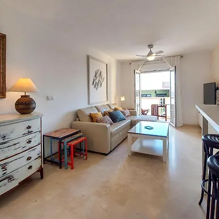 Apartamento 1 Bedroom Stunning In *